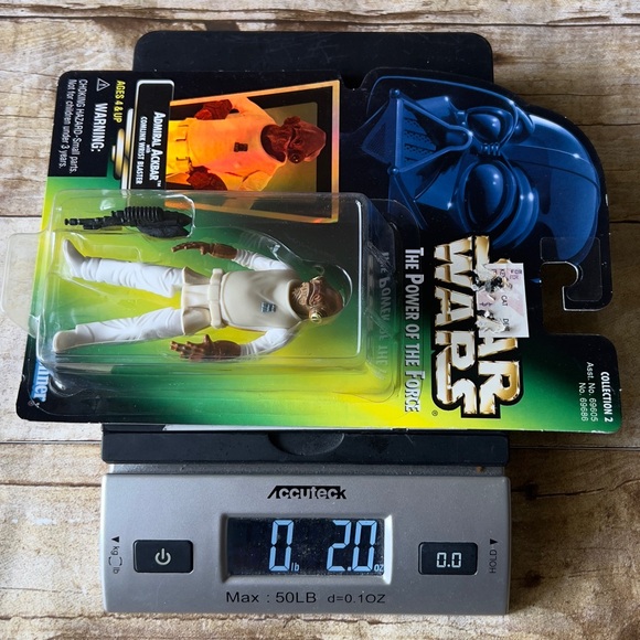 Star Wars Admiral Ackbar Action Figure - Picture 4 of 4